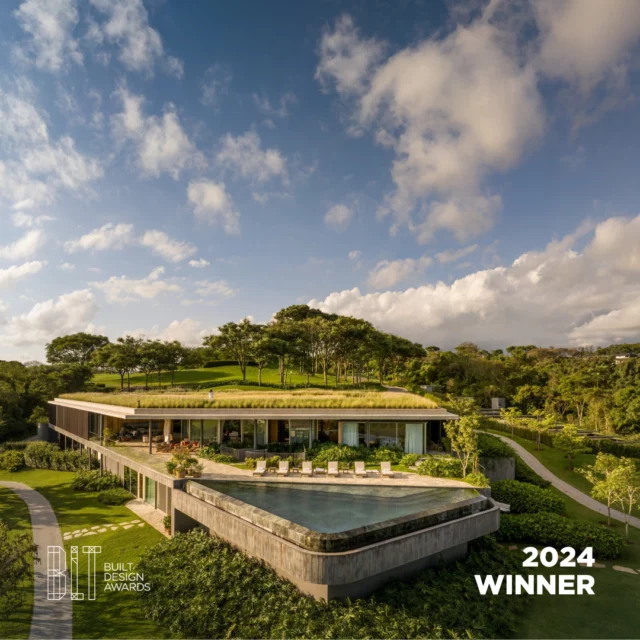 GAK House | Jury's Favorite in Architectural Design - Residential 🏆⁠
⁠
The GAK house serves as a family meeting and resting space for its clients. Its green roof blends with the site's topography, while a large balcony enhances the views. The layout features interconnected cores arranged around an internal garden at the building's center.⁠
⁠
“Meeting and leisure areas are integrated to the exterior while the intimate core is isolated by an independent circulation.”⁠
⁠
Company: Bernardes Arquitetura⁠
Lead Designer: Thiago Bernardes⁠
Design Team: Dante Furlan, Camila Tariki⁠
Architecture Firm: Bernardes Arquitetura⁠
Interior Designer: Bernardes Arquitetura⁠
Lighting Design: Carlos Fortes⁠
Construction Company: Lampur⁠
Photo Credit: Fernando Guerra ⁠
⁠
📍 Location: Porto Feliz, São Paulo, Brazil ⁠
⁠
Click the link in bio to learn more about GAK House.⁠
⁠
#bltbuiltdesignawards #bltdesignawards #bltawards #designaward #architecturaldesign #residential